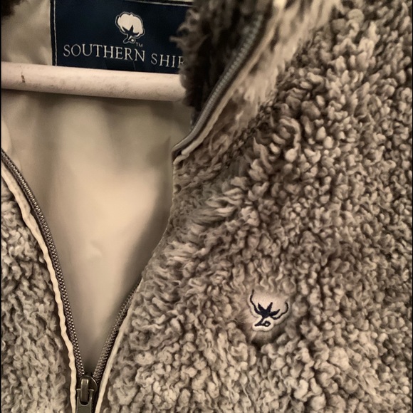 Southern shirt company medium gray vest - Picture 3 of 4